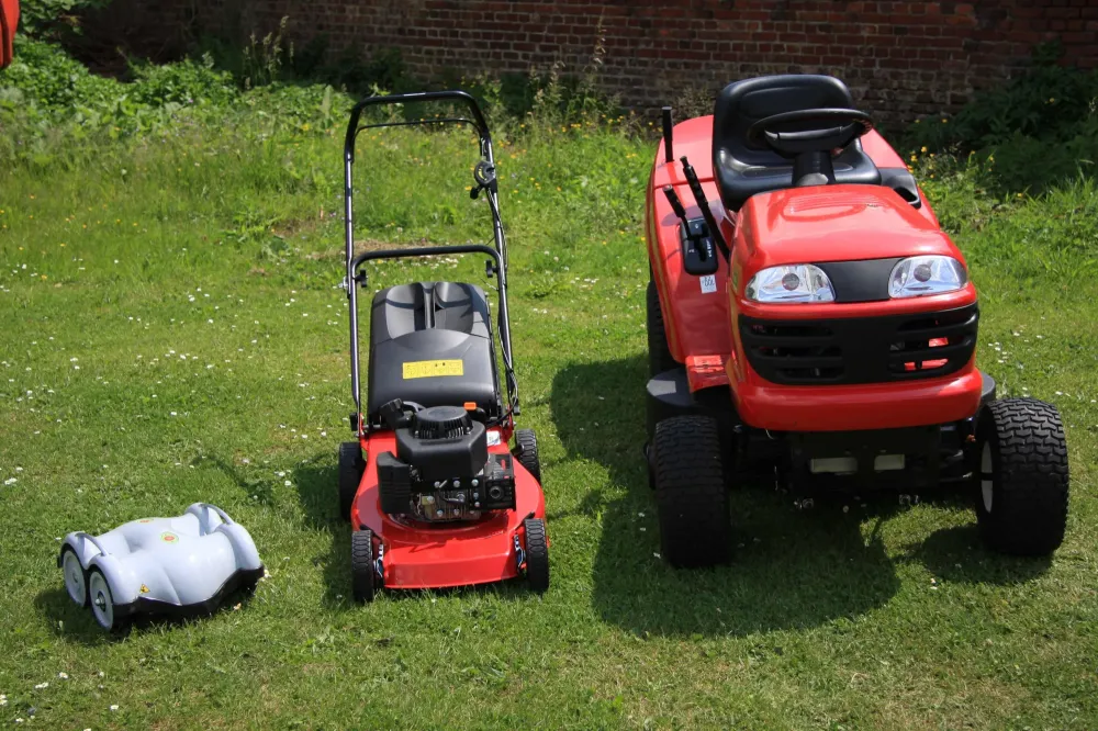 tondeuse_robot_automatique_poussee_tracteur