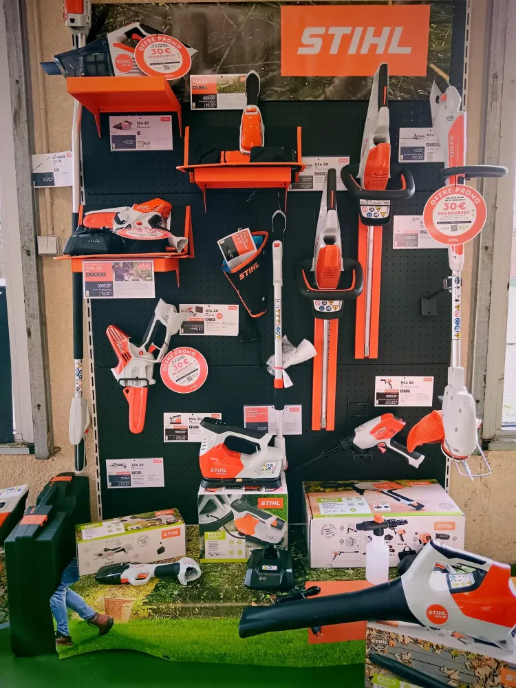 debroussailleuse_souffleuse_boite_a_outils_accessoires_marque_stihl